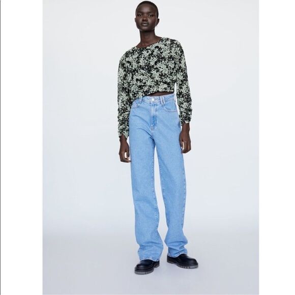 Zara black printed crop top with ruched sleeves - Picture 5 of 5